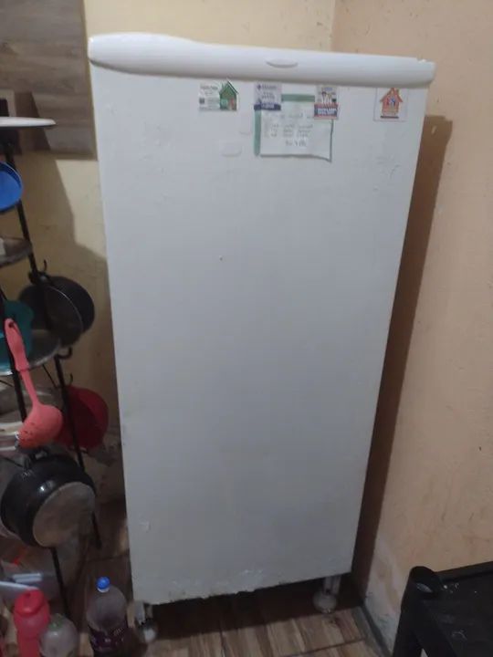 Geladeira Frost Free Usada, mais gelando muito bem - Foto 2