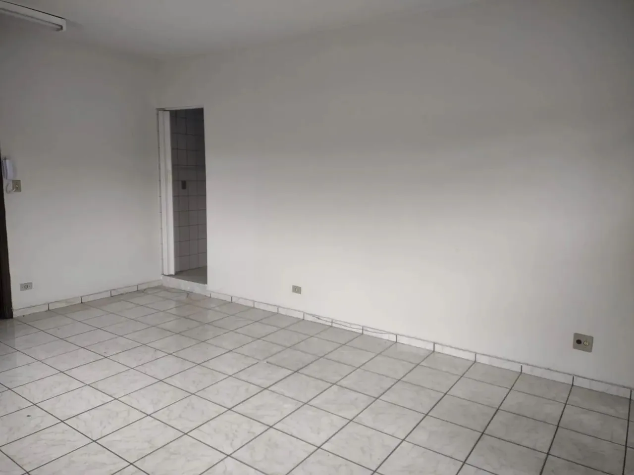 Sala comercial para aluguel tem 25M (FRENTE) em Vila dos Remédios / Vila Jaguará - São Pau
