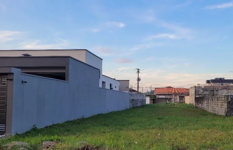 Terreno com escritura aterrado na praia de Peruibe