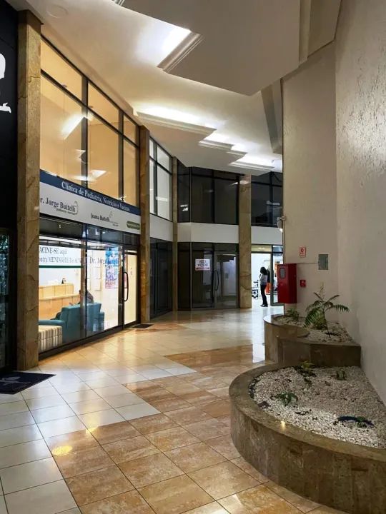 Localizada no coração de Farroupilha, no Ed. Galeria Central, esta sala comercial é ideal  - Foto 4