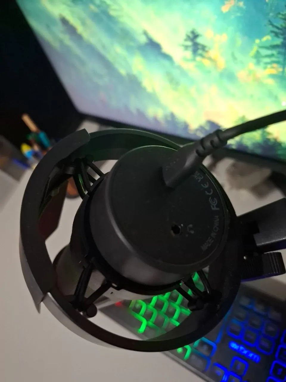 Microfone Condensador Gamer com Iluminação RGB - Foto 2