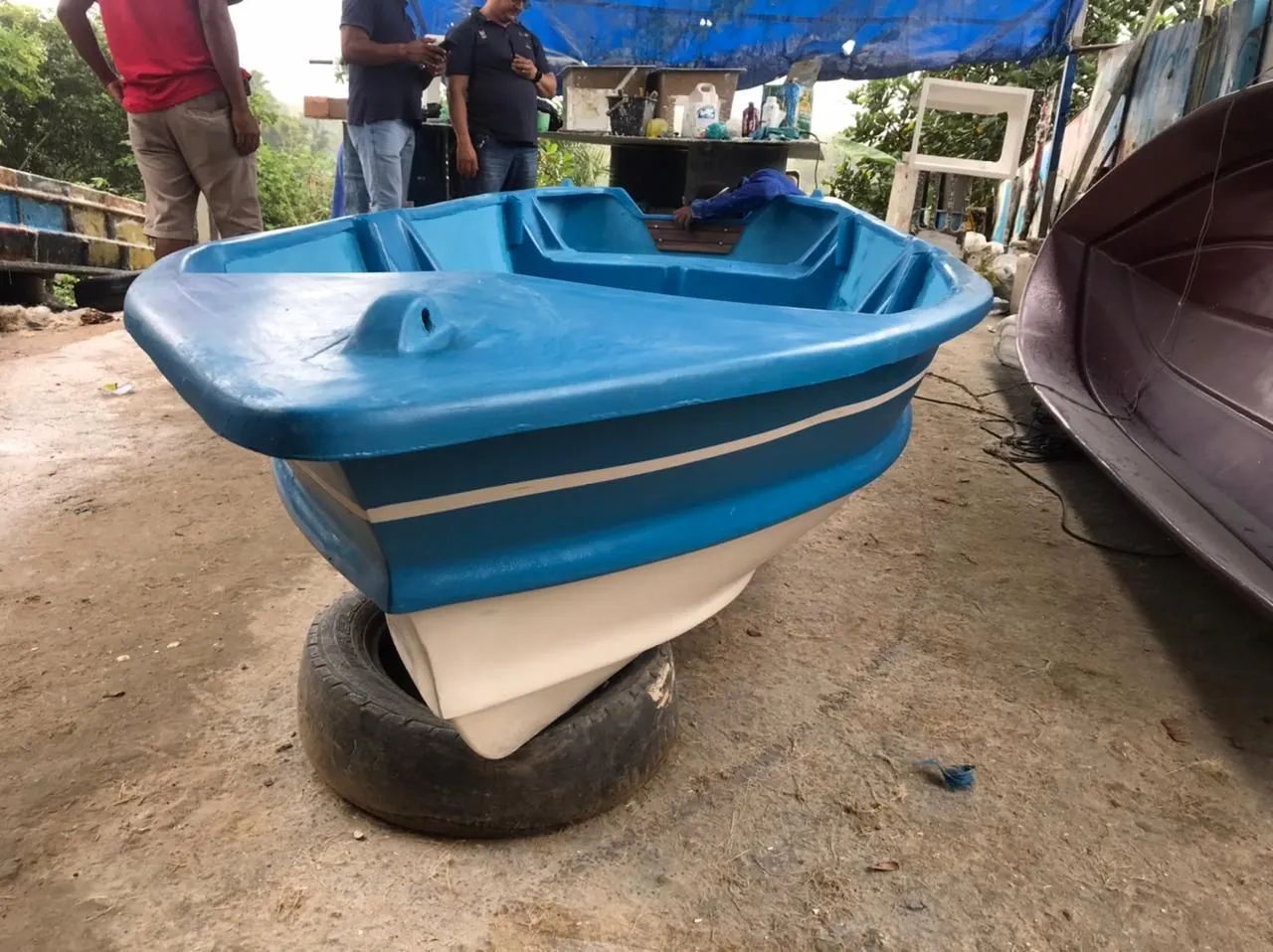 Barco de fibra 4,20m Piso duplo 