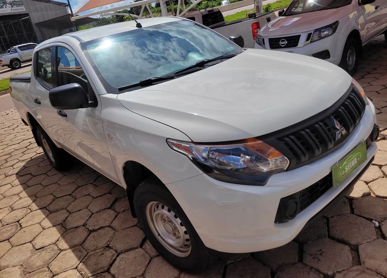 L-200 TRITON GL 4x4 Mec - Foto 3