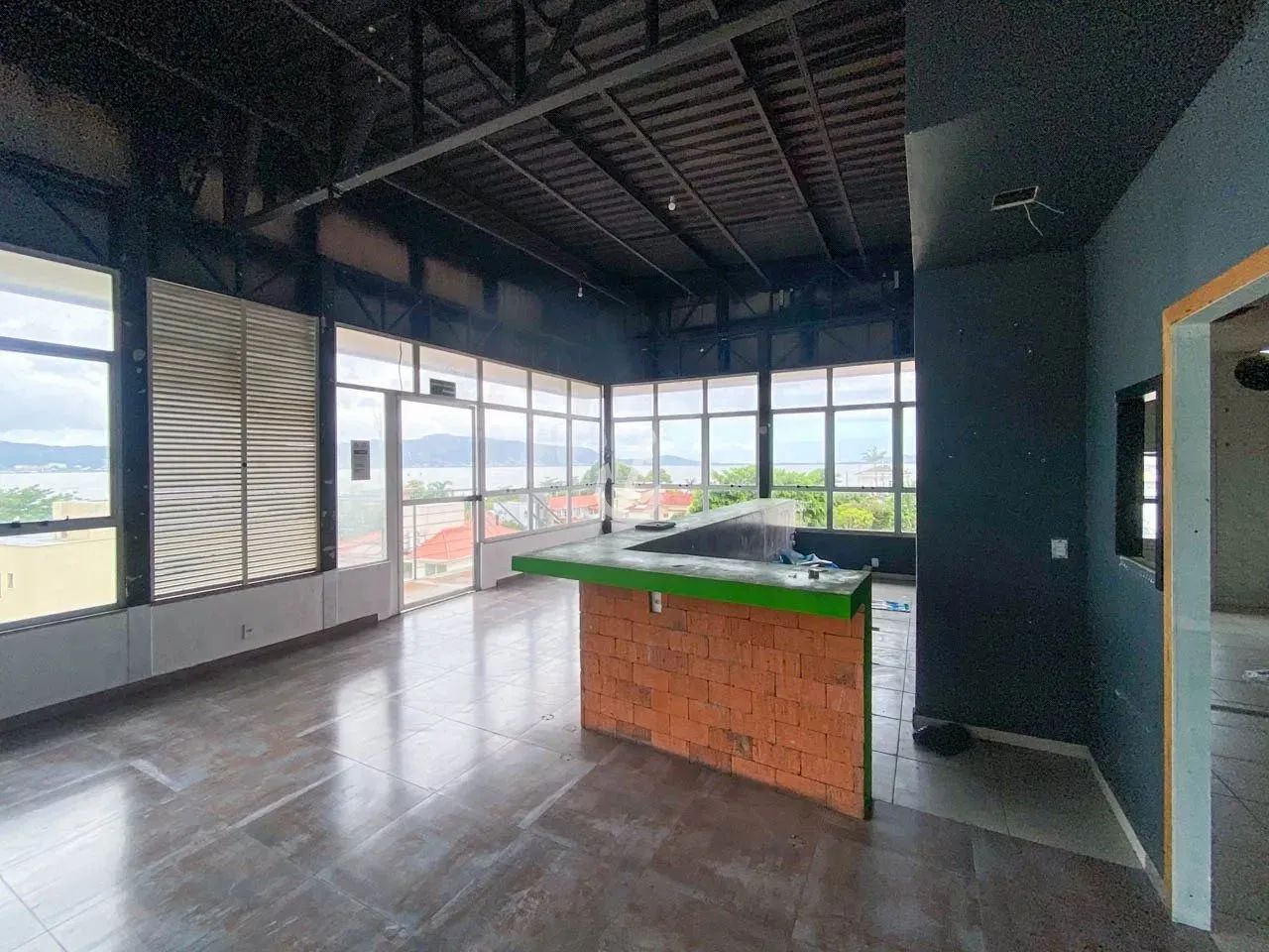 Sala Comercial 1 Dormitório(s) Bairro Coqueiros - Foto 3
