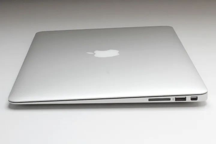 MacBook Air 13" Intel Core i5, 8GB, SSD 128GB, OS Monterey, Novíss, Caixa, Nota, Garantia - Foto 3