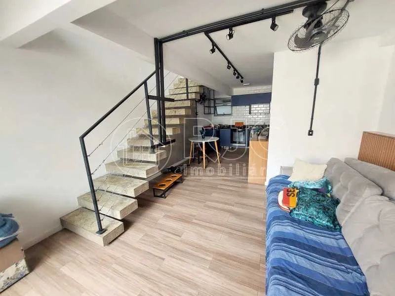 Cobertura para venda tem 70 metros quadrados com 1 quarto em Centro - Rio de Janeiro - RJ