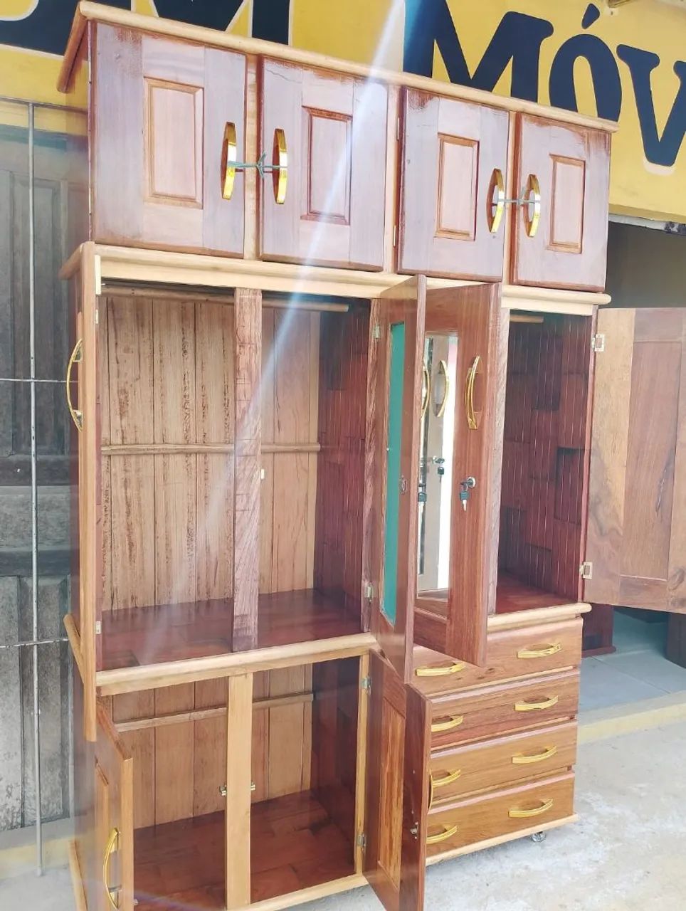 Guarda roupa de casal em madeira de lei  - Foto 2