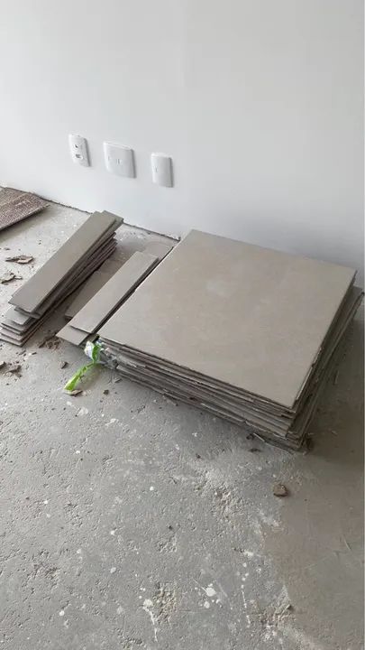 DOAÇÃO Porcelanato Eliane 60X60Cm 14m² - Foto 2