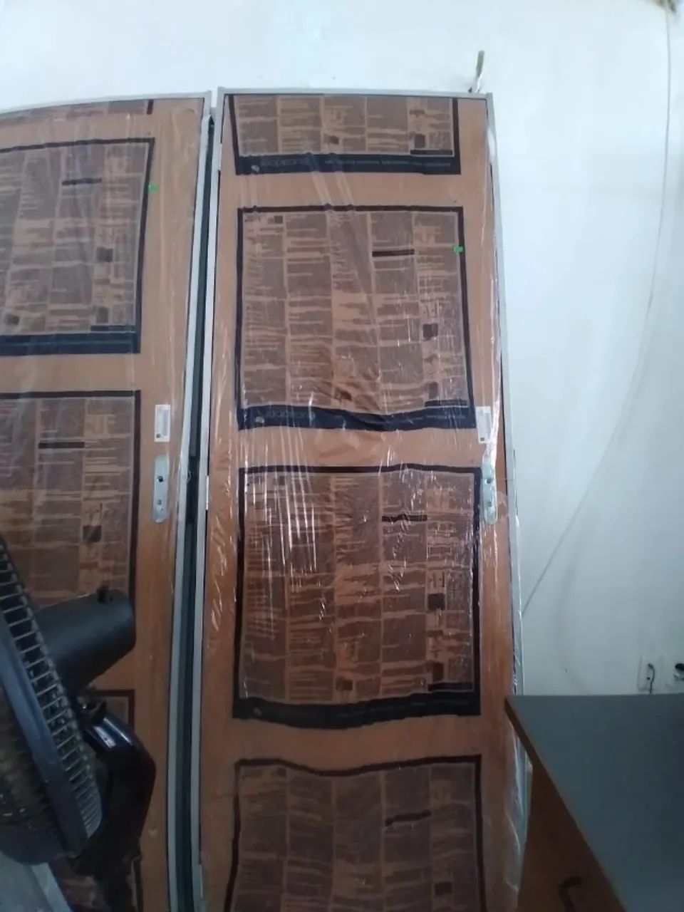 porta de MDF com portal de aço
