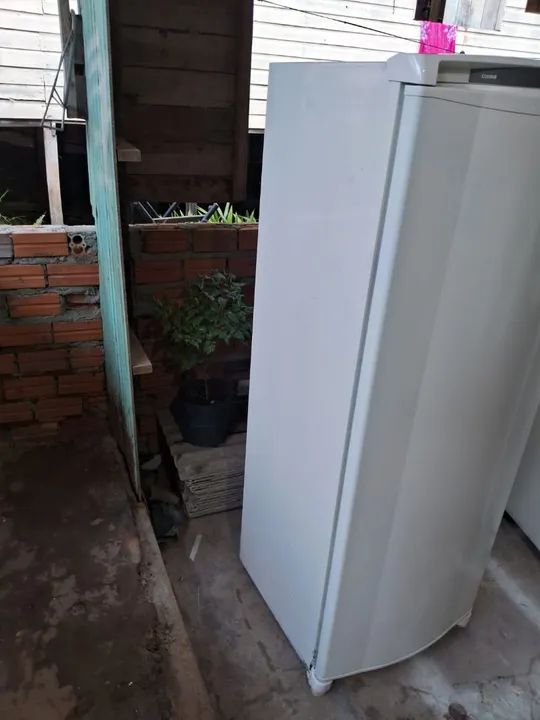 Vendo geladeira Consul funcionando perfeitamente  - Foto 3