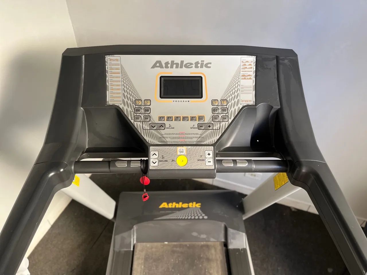 Esteira Ergométrica Athletic 3300 Profissional  - Foto 2