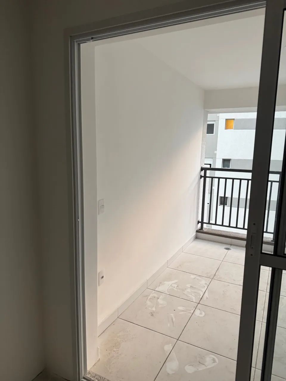 Porta de correr de alumínio com vidro para sacada/varanda - 2 folhas  - Foto 4