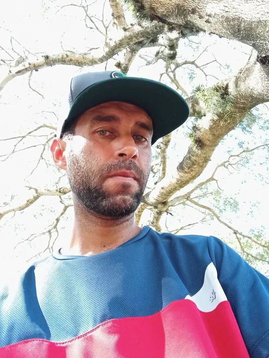 Tô me anunciando pra quem quiser ficar hj comigo mario Quintana 