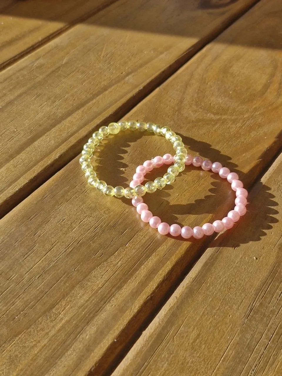 Pulseiras de miçangas coloridas - Foto 4