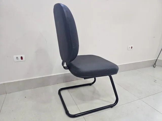 POLTRONA PRESIDENTE BASE FIXA - MUITO CONFORTAVEL  - Foto 2
