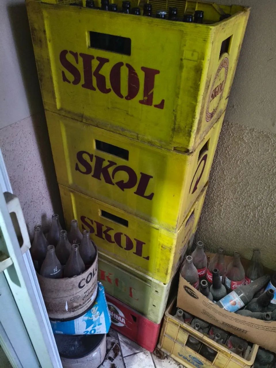 Garrafas e engradados - Foto 3