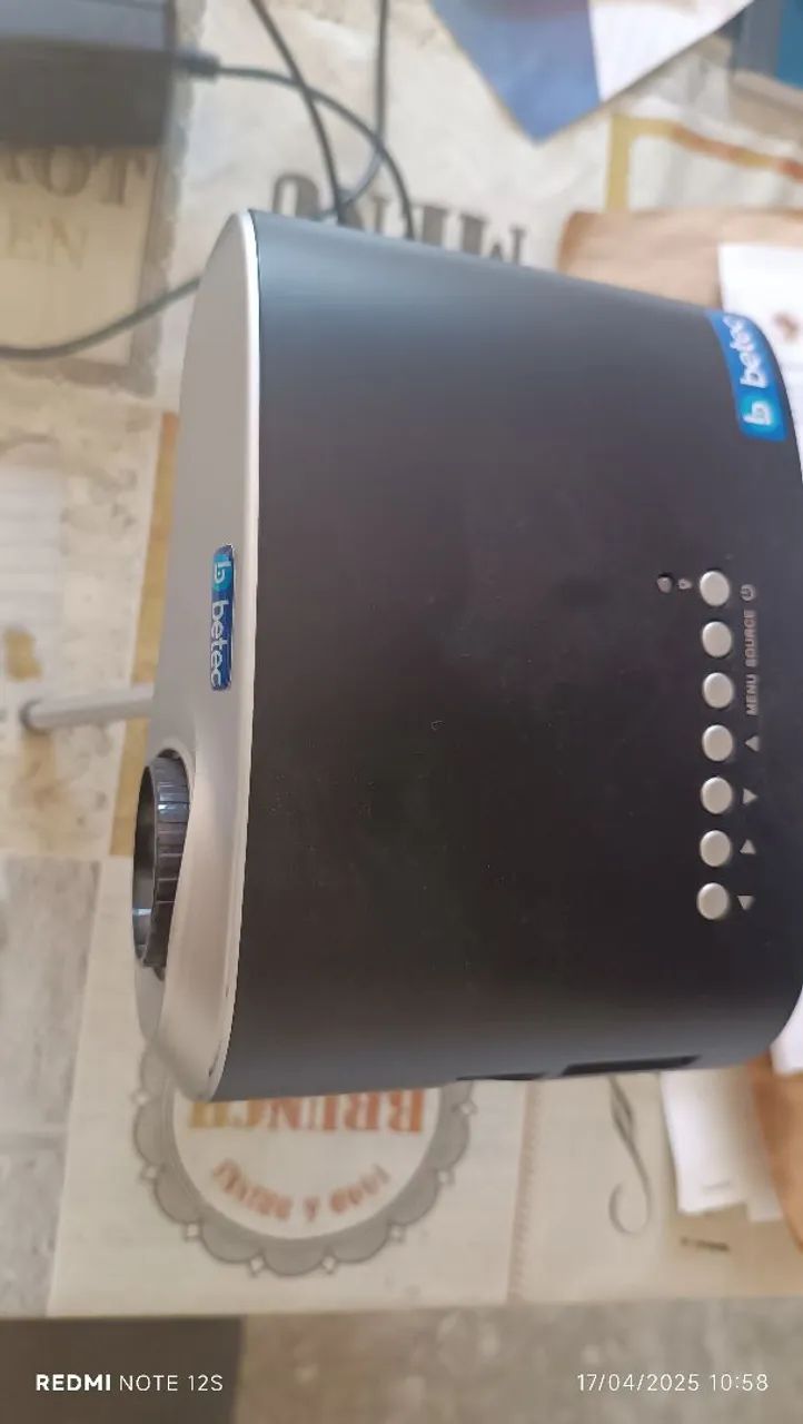 Projetor Portátil Betec - Foto 2