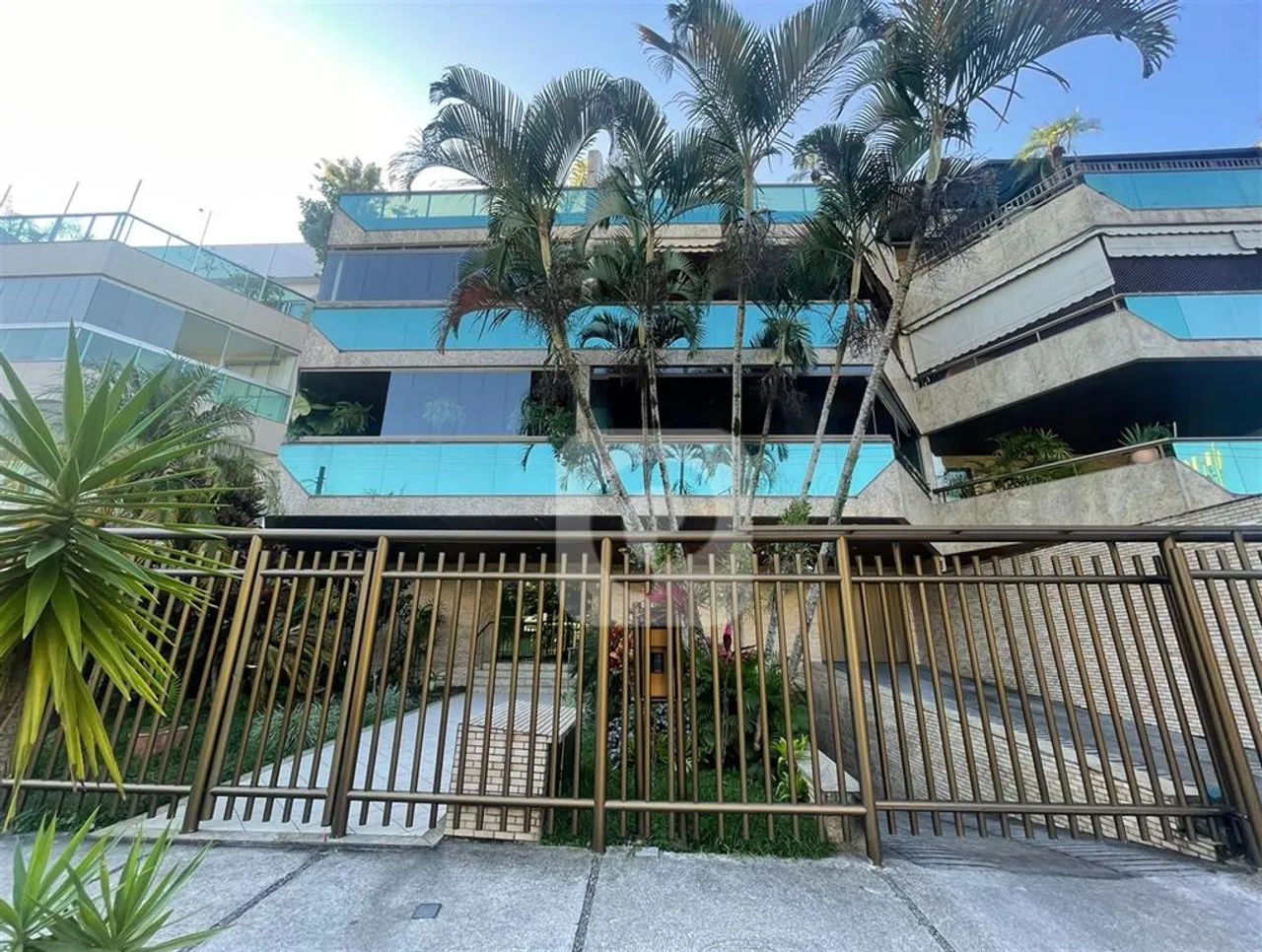 SELECIONE - Apartamento 4 quartos, sendo 1 suíte