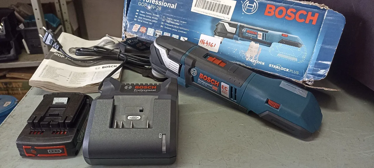 Multifuncional Bosch GOP 18V-28 + Bateria e Carregador
