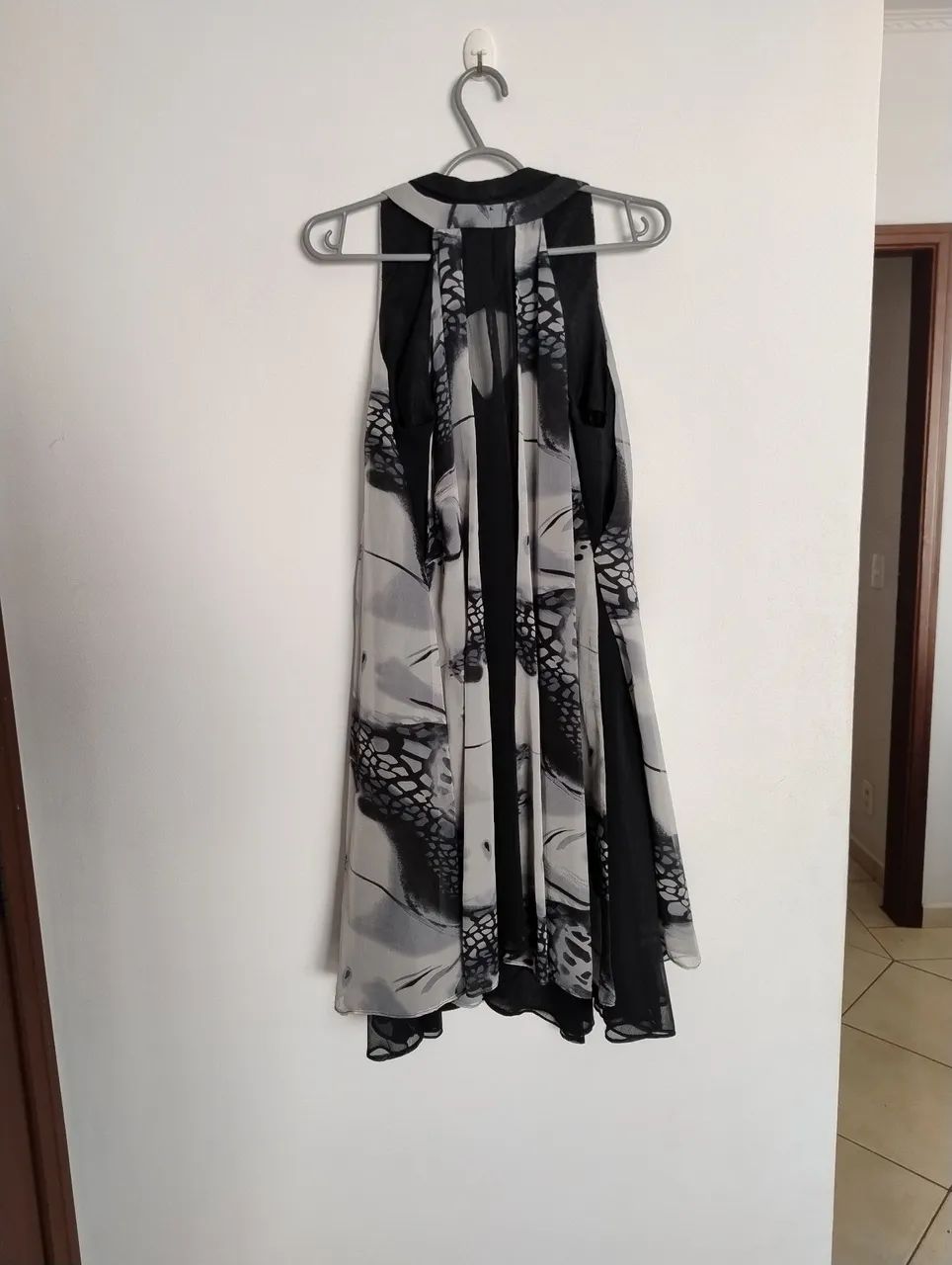 Vestido Elegante Preto com transparência  - Foto 2
