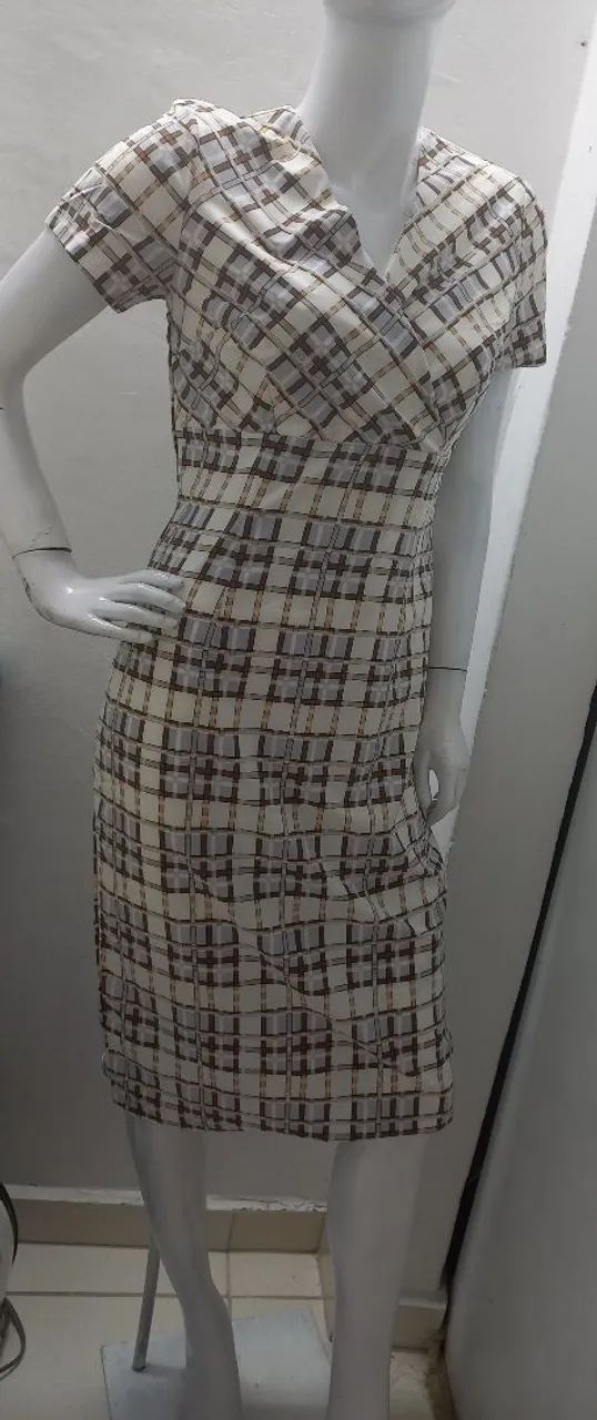 Vestido  xadrez  tamanho m decote v