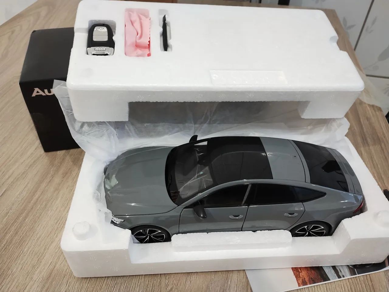 Miniatura Audi Rs 7 Sportback 1/18 Nova Na Caixa Perfeita - Foto 2