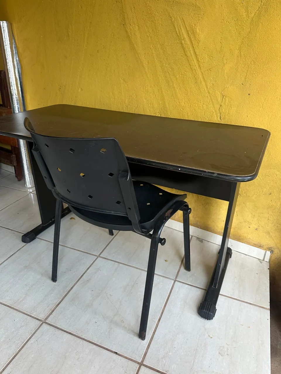 Escrivaninha com Cadeira - Ideal para Estudo ou Trabalho