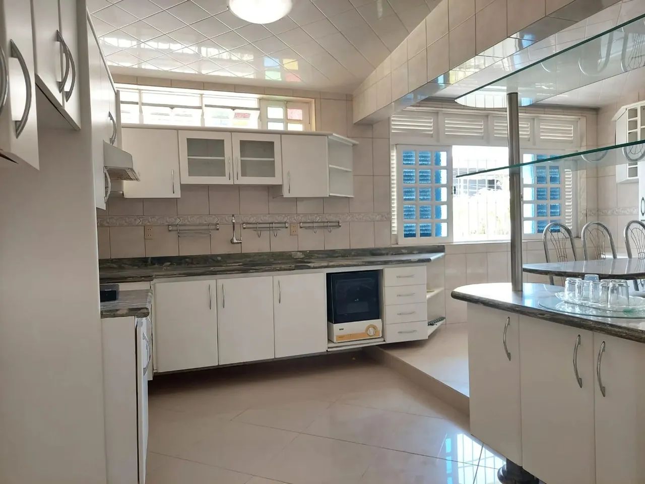 Imóvel para venda possui 450 metros quadrados com 3 quartos - Foto 4