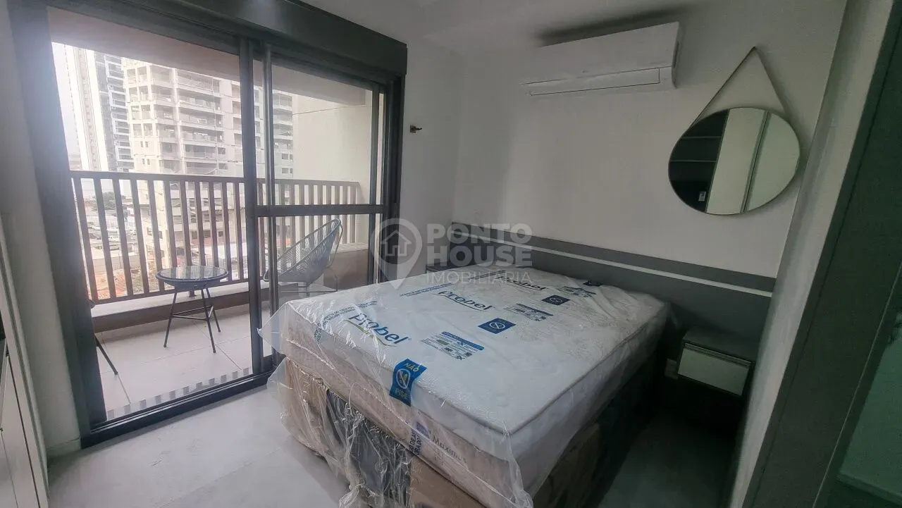 Studio mobiliado à venda e locação no bairro Vila Gumercindo com 1 dormitório