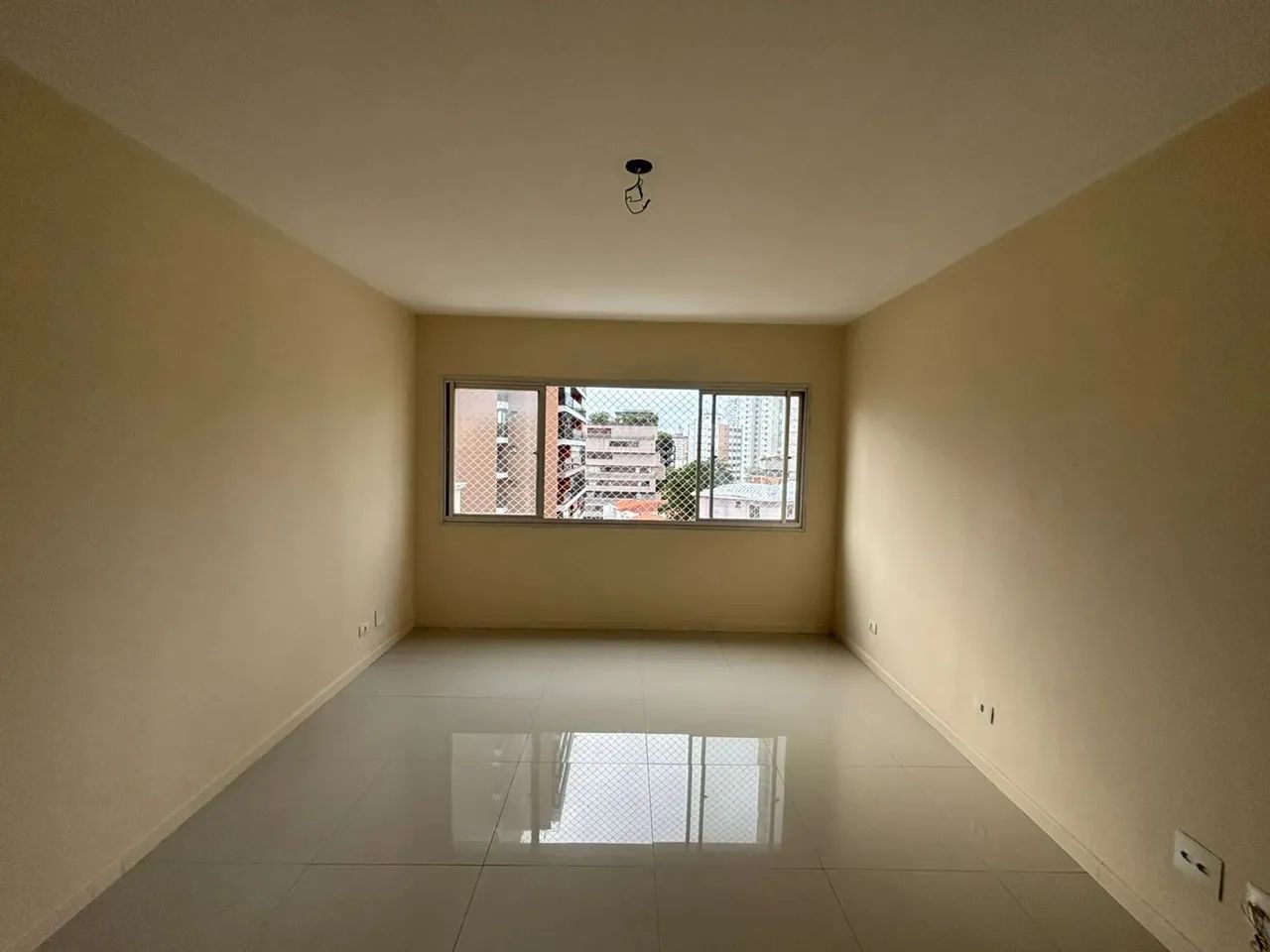 Imóvel para aluguel possui 85 metros quadrados com 2 quartos em Vila Madalena - São Paulo  - Foto 3