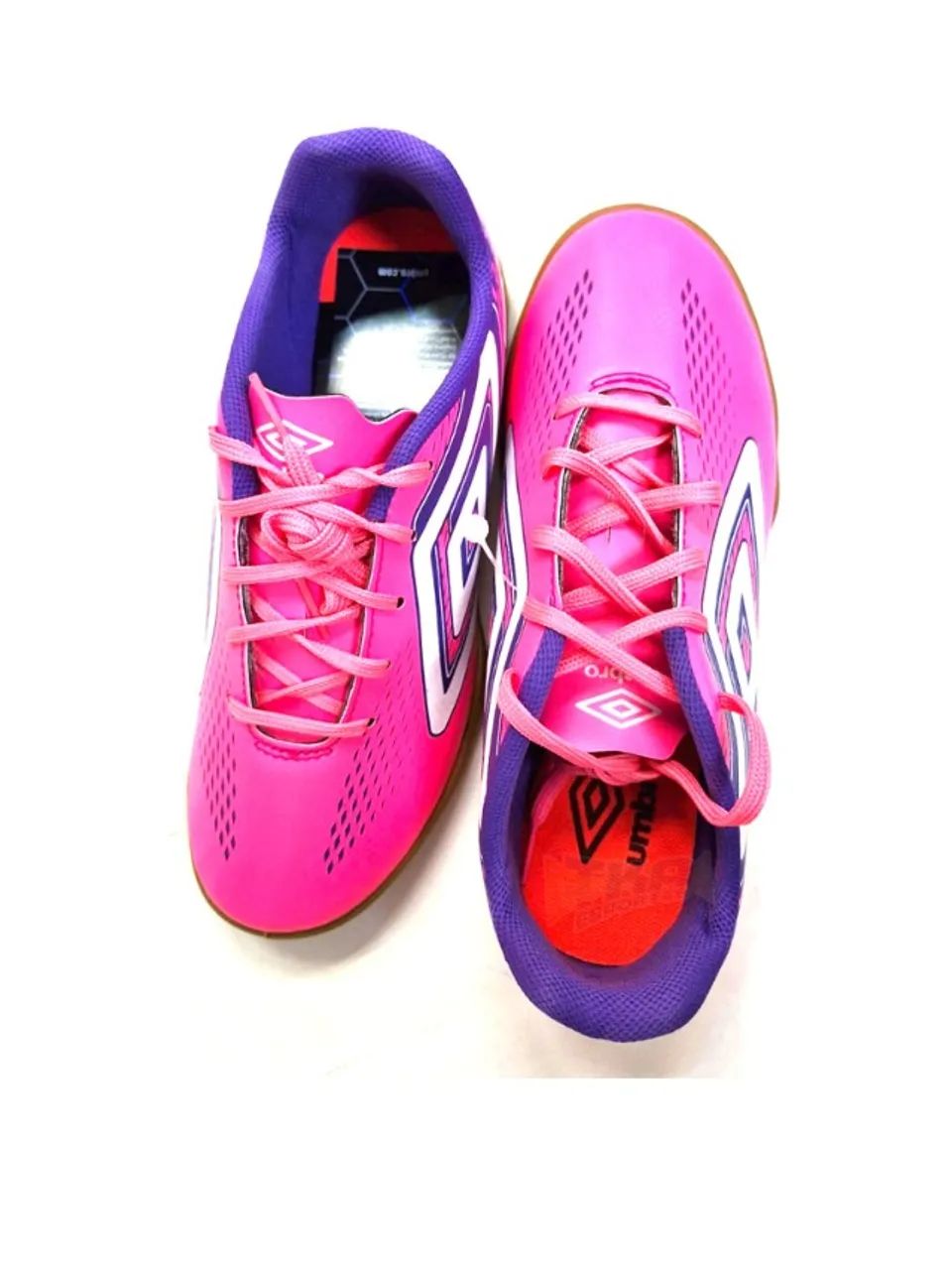 Chuteira umbro FAST Futsal rosa adulto - Foto 4