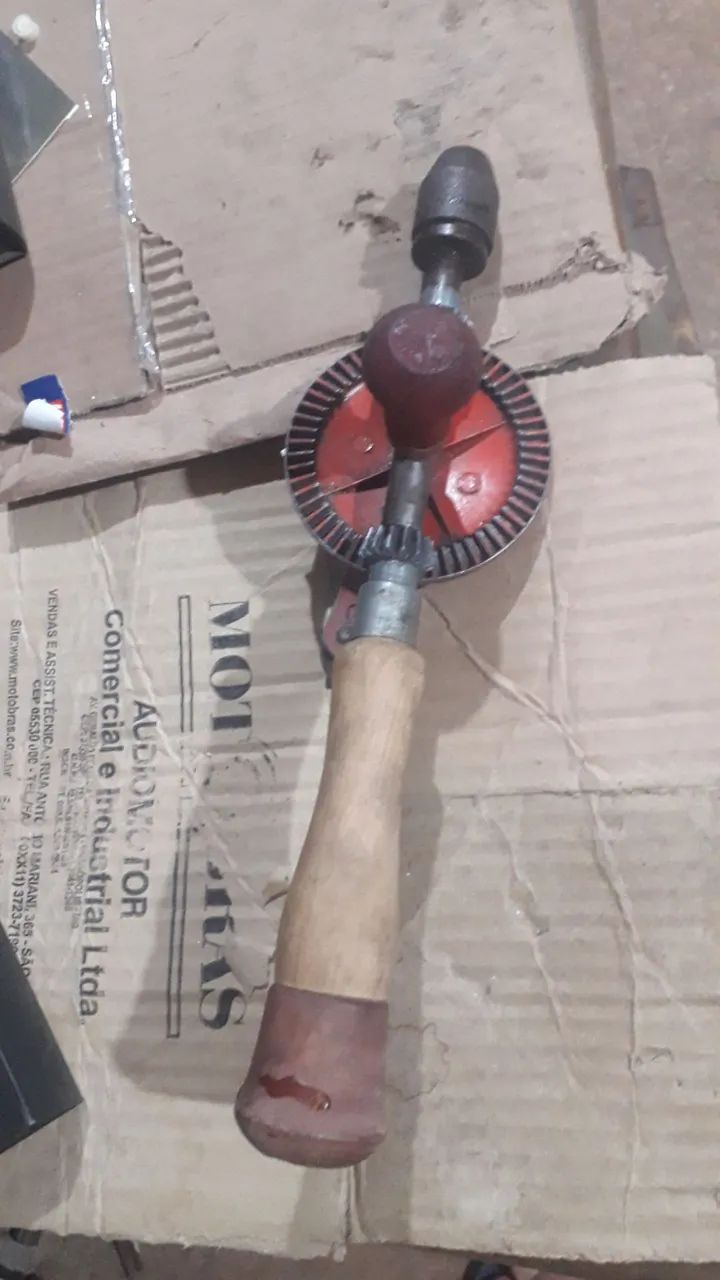 Furadeira manual antiga 64961554542978121