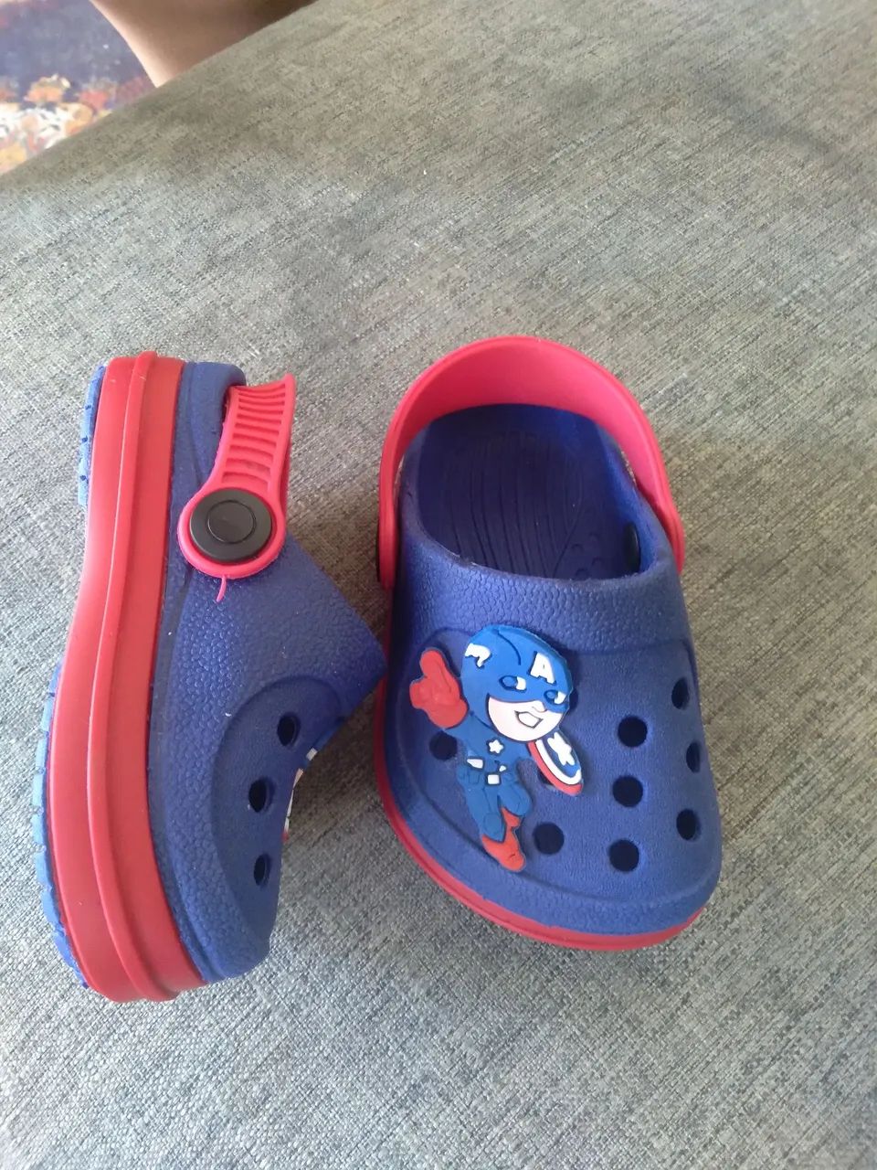 Crocks infantis do Capitão América - Foto 3