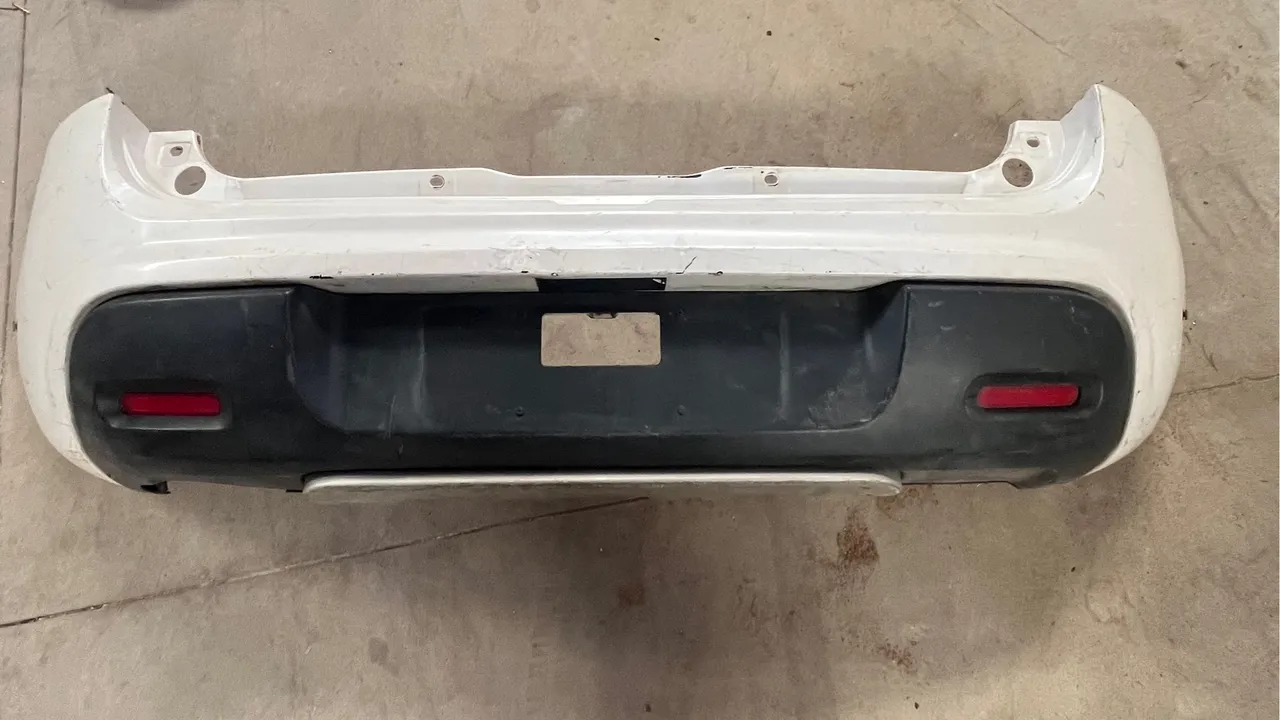 W Para-choque traseiro branco Fiat uno 2020 