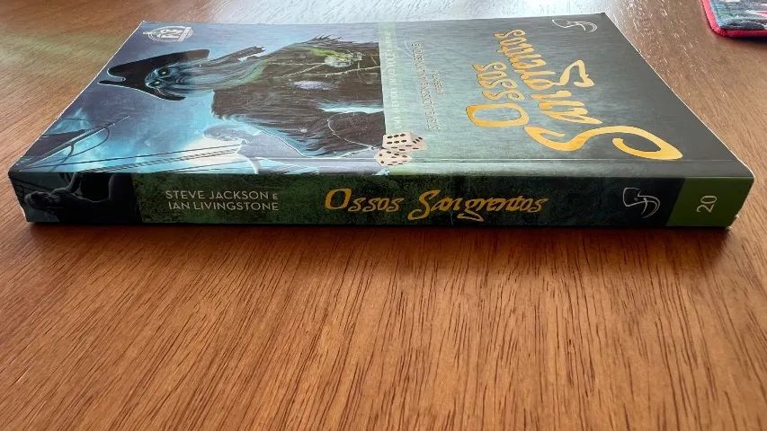 Livro jogo, ossos sangrentos, steve jackson e ian livingstone - Foto 2