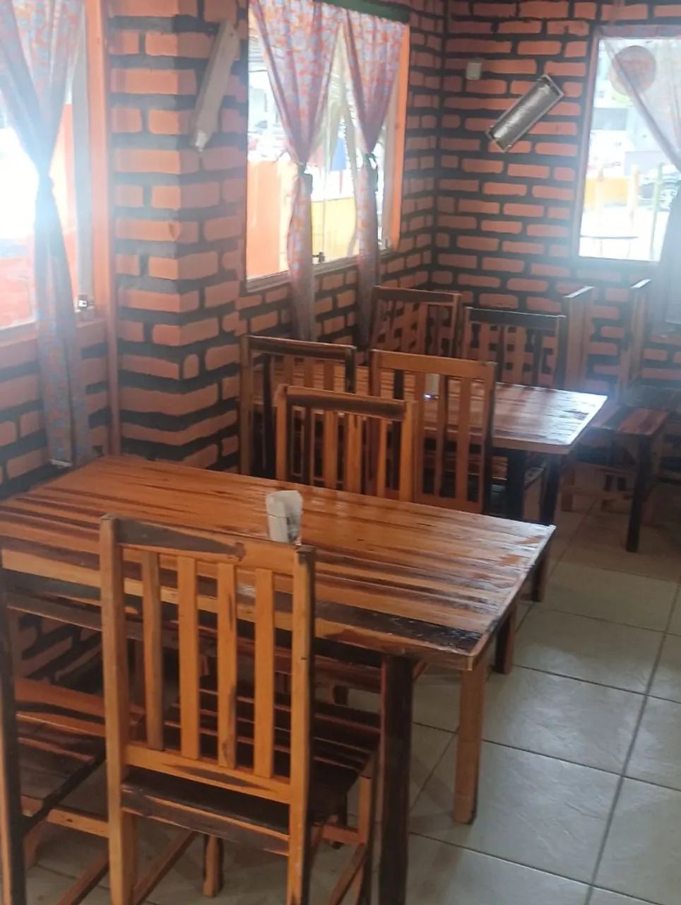 Snack bar or restaurant table64296267667715120