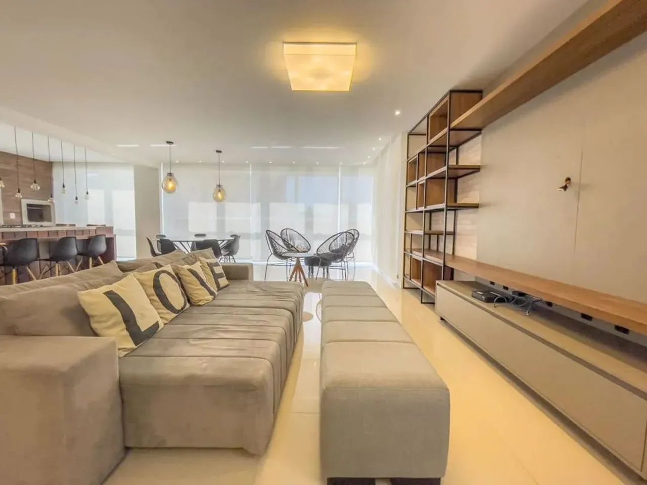 Excelente apartamento para locação com 3 dormitórios para alugar com 225 m² - Ponta Aguda 