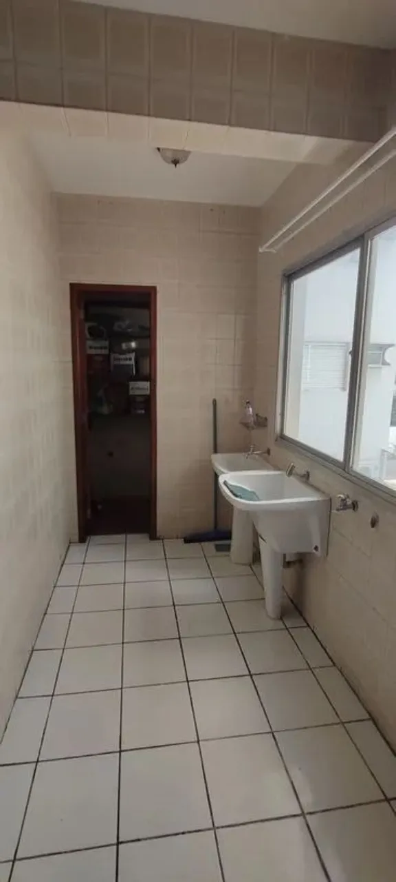 Apartamento com 3 Quarto(s) e 2 banheiro(s) para Alugar, 120 m² por R$ 3650 / Mês