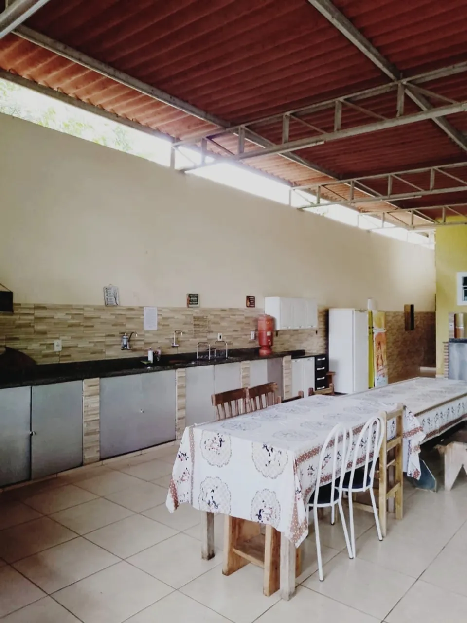 Casa em São Joaquim de Bicas, com piscina e espaço gourmet