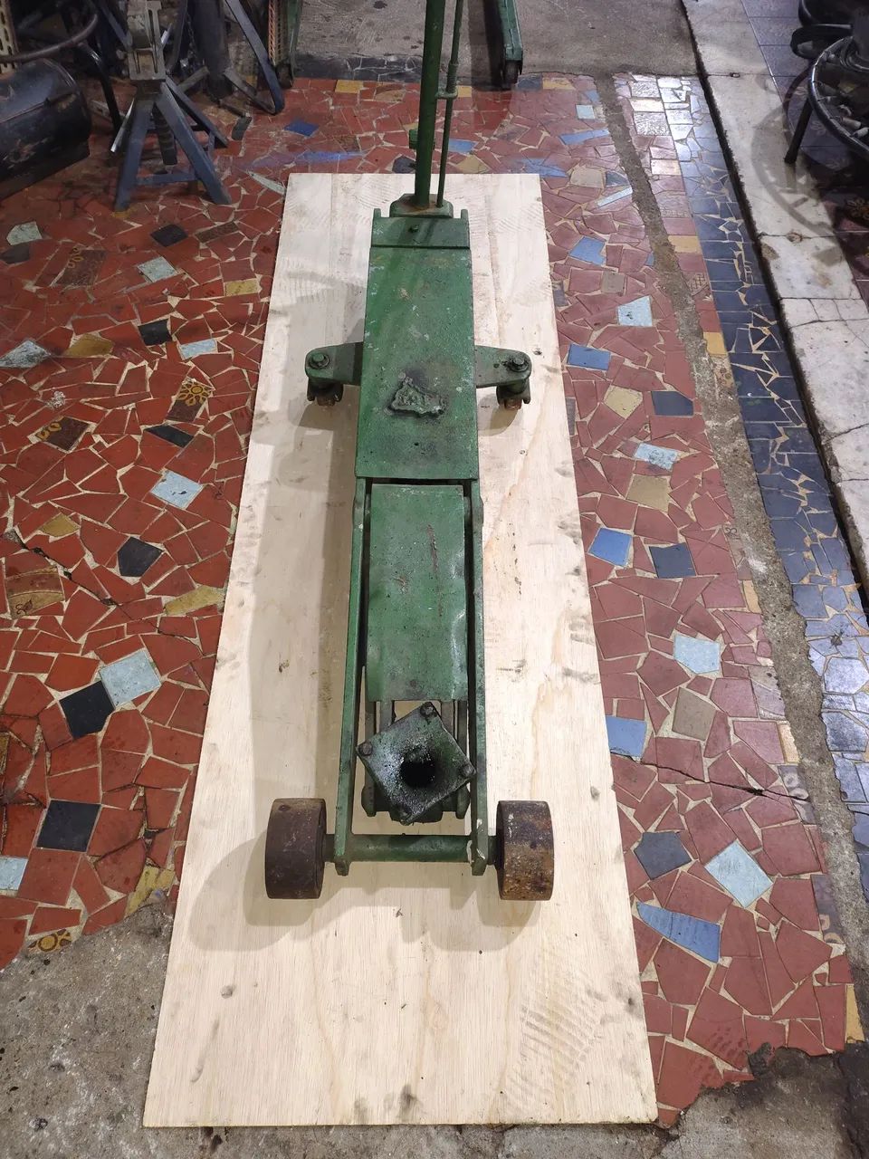 Macaco Jacaré hidráulico 15 toneladas  - Foto 2