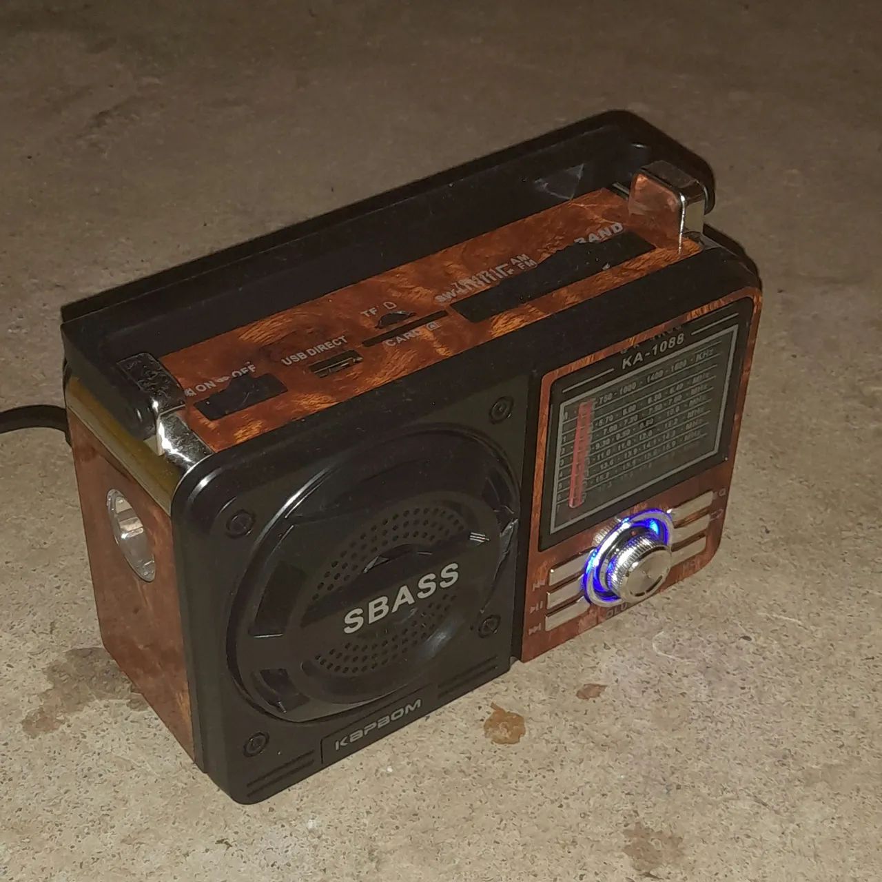Caixa de som Bluetooth/Rádio/Aux