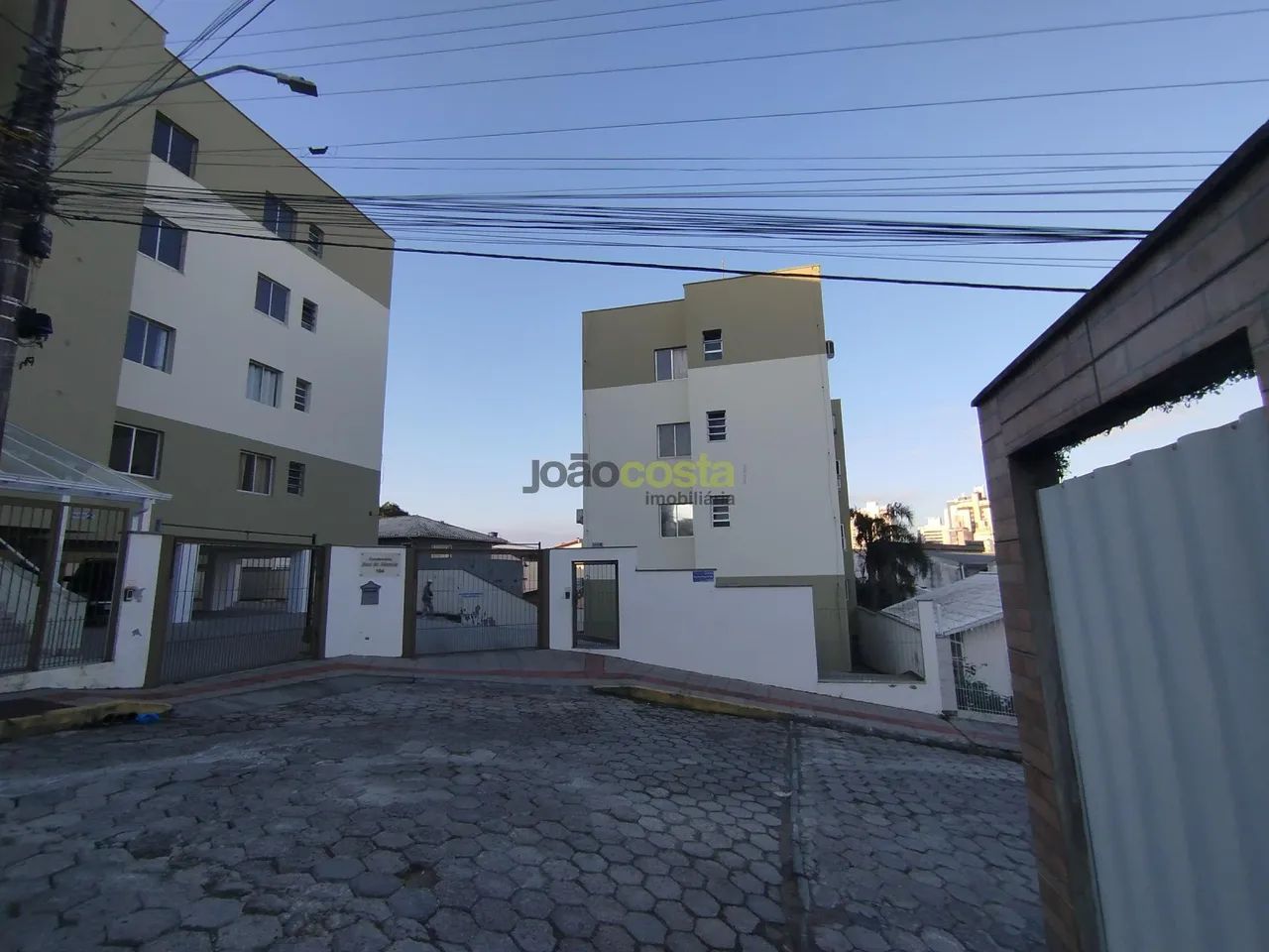 Apartamento para Locação em Roçado, São José - 2 Dormitórios