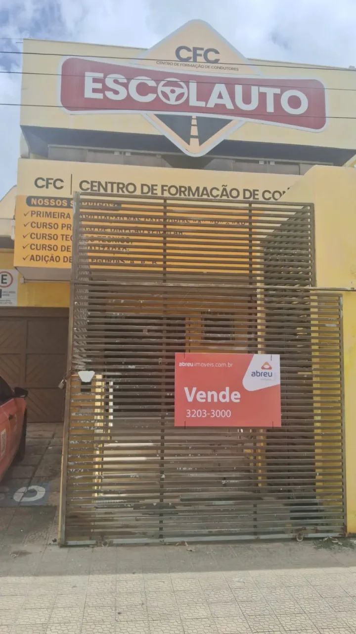 Prédio Comercial Moderno e Estratégico