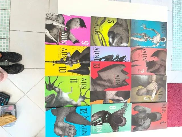 Box Ajin Coleção completa de Mangás Vols. 1-14 (usado) - Hobbies e