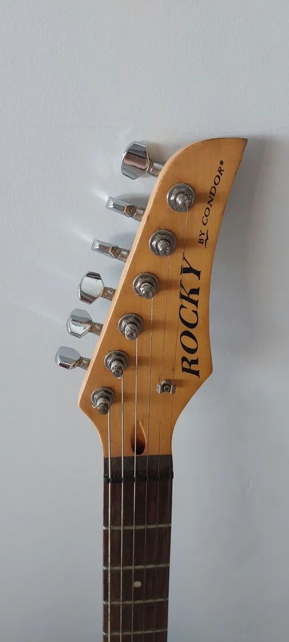 Guitarra Rocky by Condor Rx30 + Capa - Foto 2