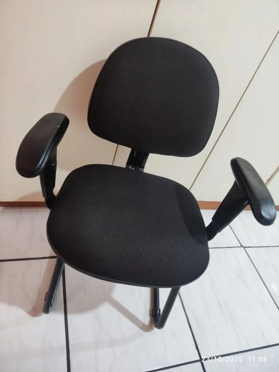 Cadeira Executiva braço regulável 