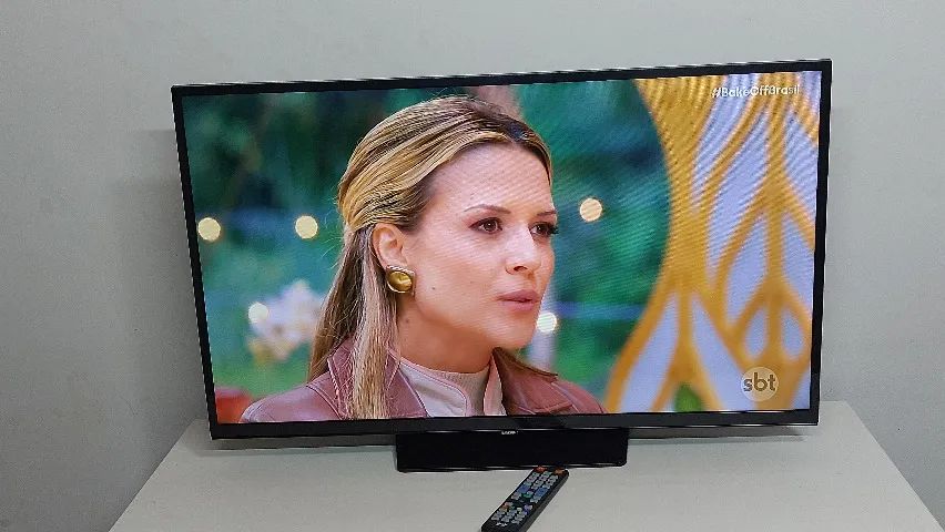 Tv LED 40 polegadas Samsung 40H4200 - Hd - Conversor digital integrado - ac. Cartão - Foto 2
