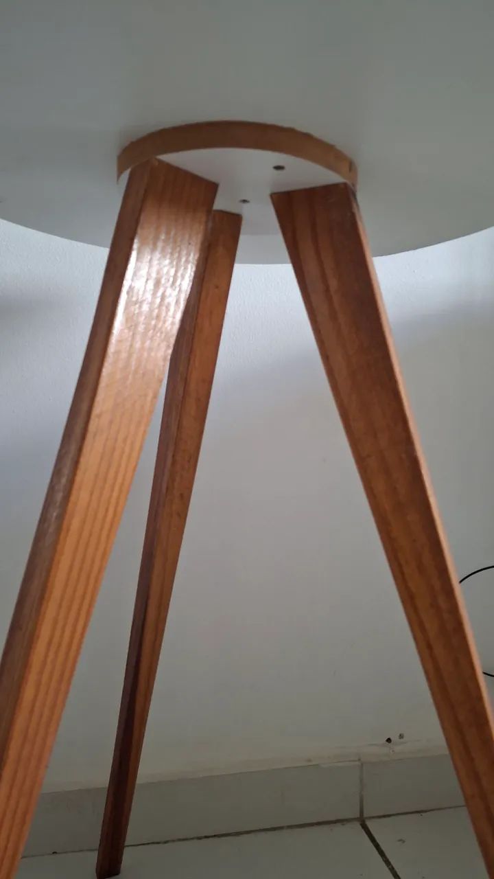 Mesa de canto/apoio redonda branca - Foto 3