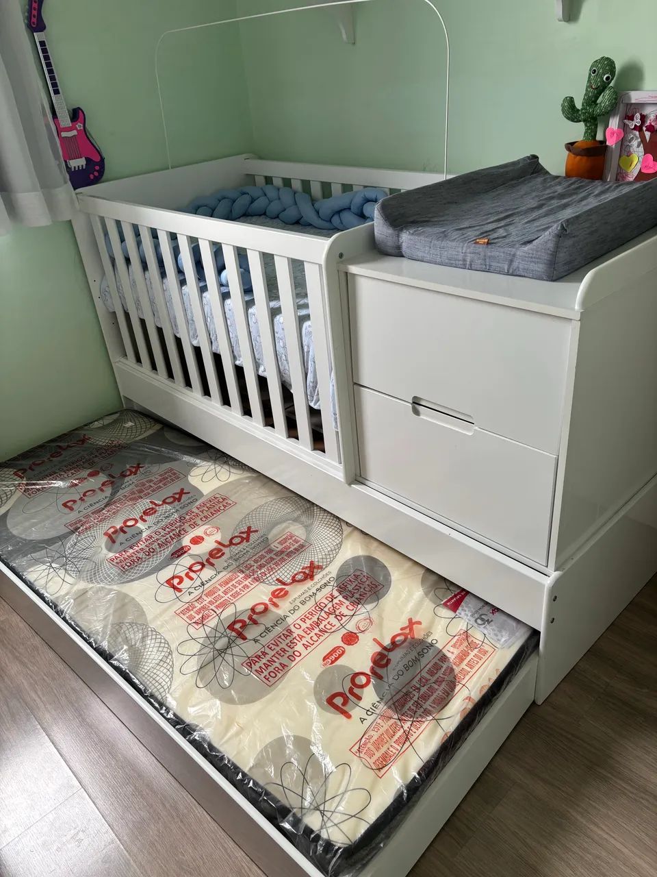 Berço Cama Multifuncional com Cama Auxiliar 2 Gavetas - Foto 2