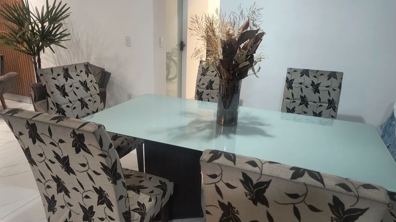 Dining Table470977995710156801